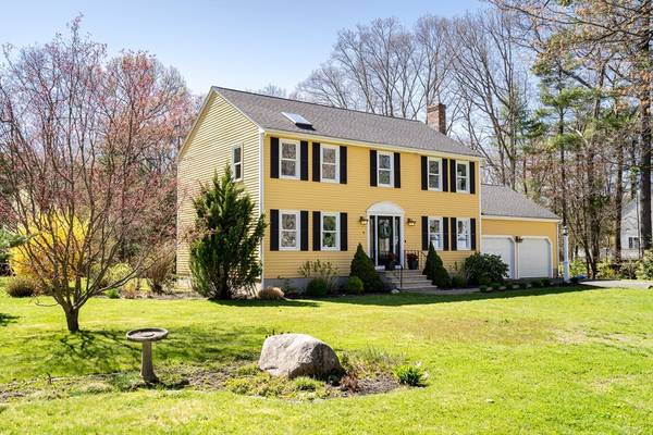 6 Woodstock Cir, Franklin, MA 02038