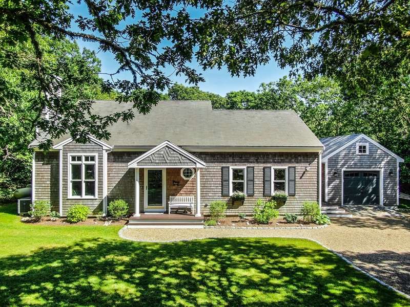 1 Old Squaw Circle, Edgartown, MA 02539