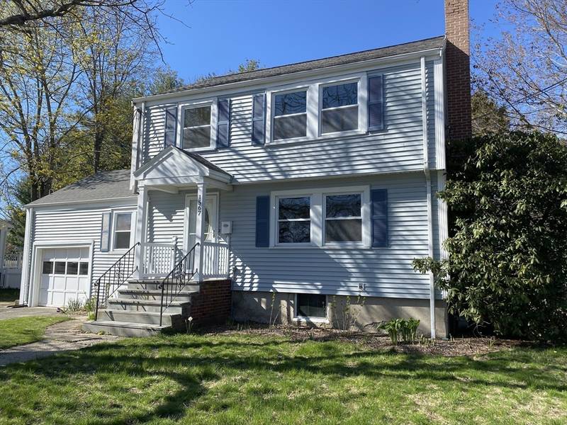 1567 Great Plain Ave, Needham, MA 02492