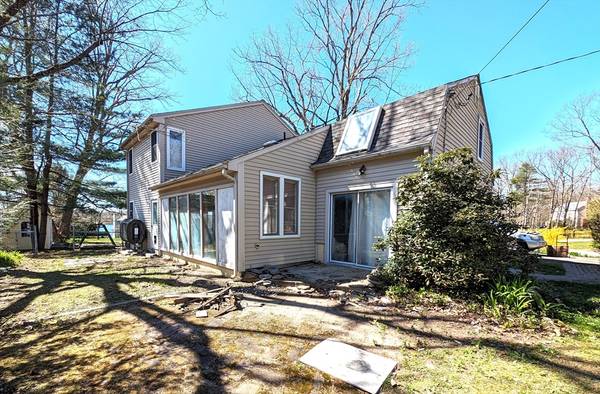 329 White Pond Rd, Lancaster, MA 01523