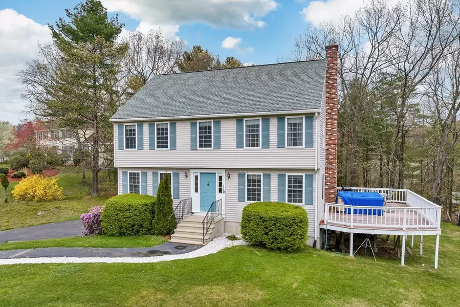 110 Sue Ann Dr, Dracut, MA 01826