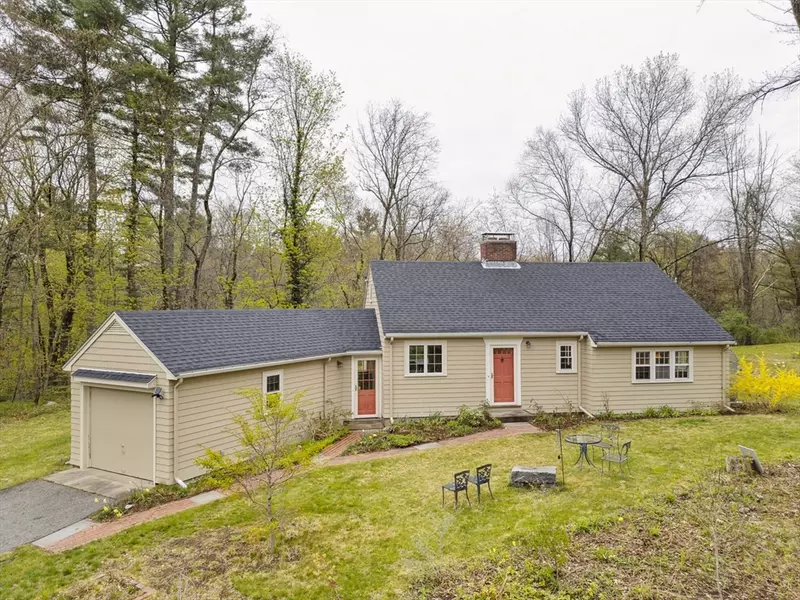 64 Trapelo Rd, Lincoln, MA 01773