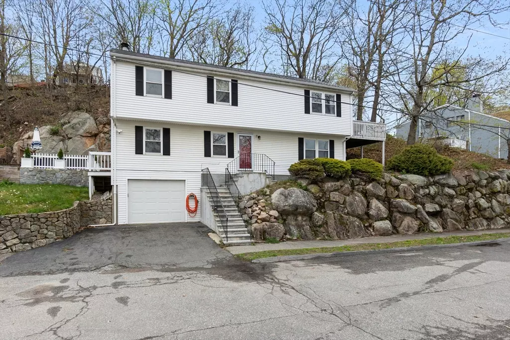 Peabody, MA 01960,74 Glenway Ave