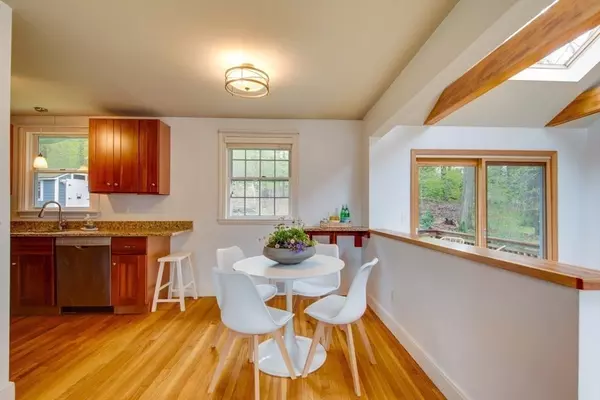 Wellesley, MA 02482,77 Wellesley Ave