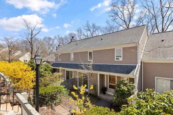 50 Fifer Ln #50, Lexington, MA 02420