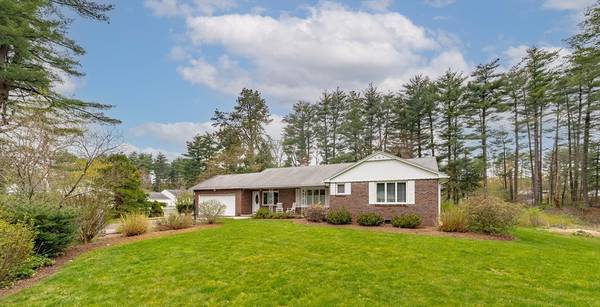 45 Brooklawn Rd, Wilbraham, MA 01095