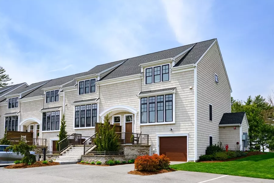 595 Washington Street #7, Pembroke, MA 02359