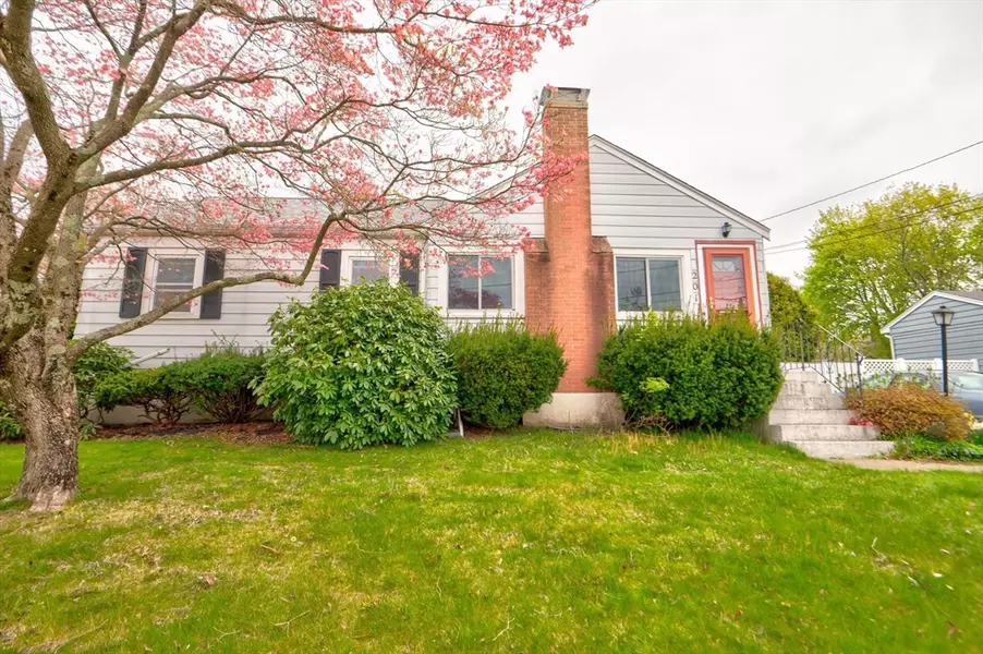 201 Sunnyside Rd, Norwood, MA 02062