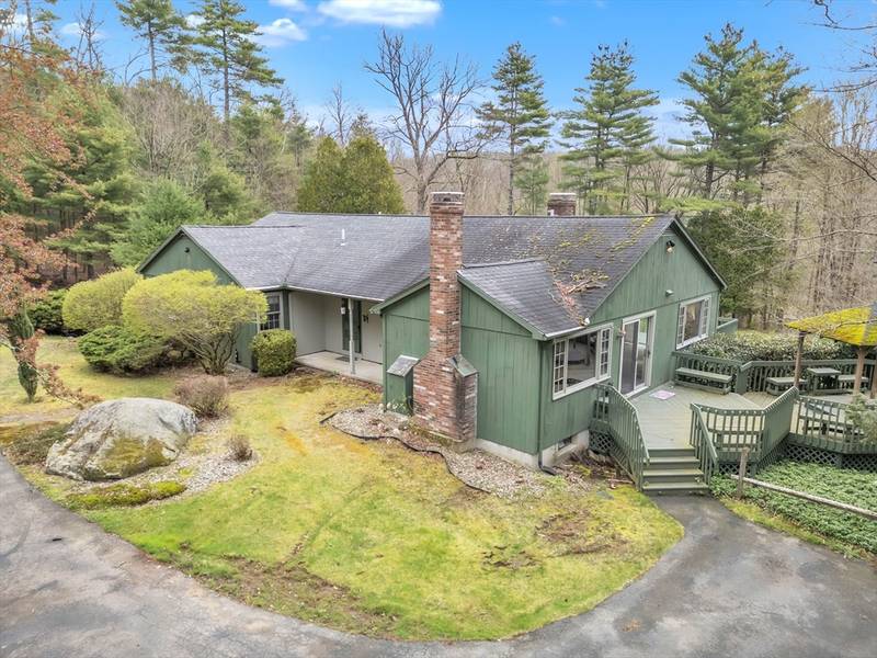 98 Hollow Rd, Brimfield, MA 01010