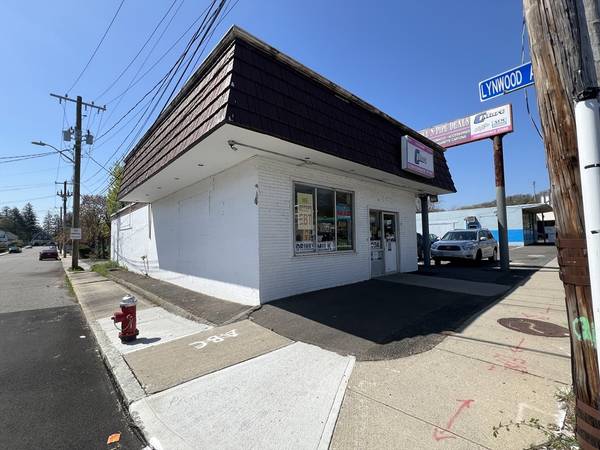 1552 Dwight Street, Holyoke, MA 01040