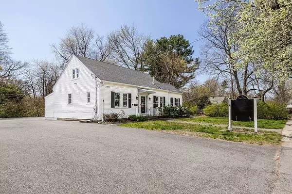 54 Main St, Bridgewater, MA 02324