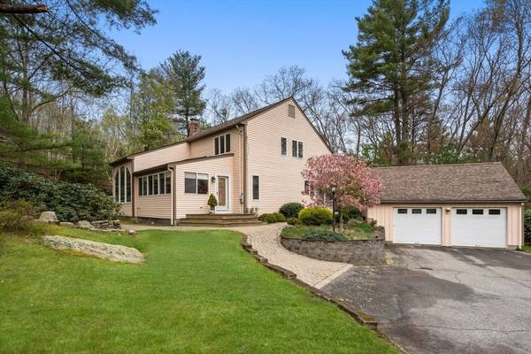 85 Hartford Ave, S, Upton, MA 01568