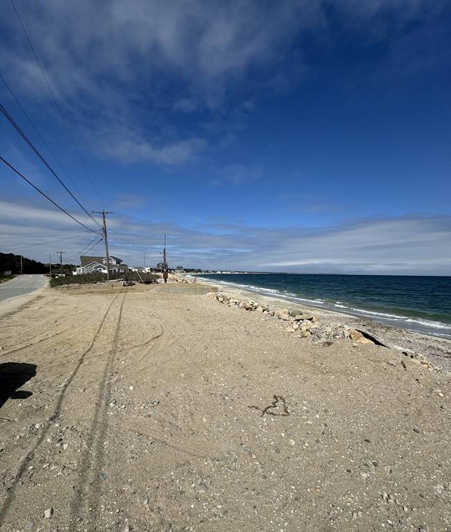 Westport, MA 02790,242 East Beach Rd