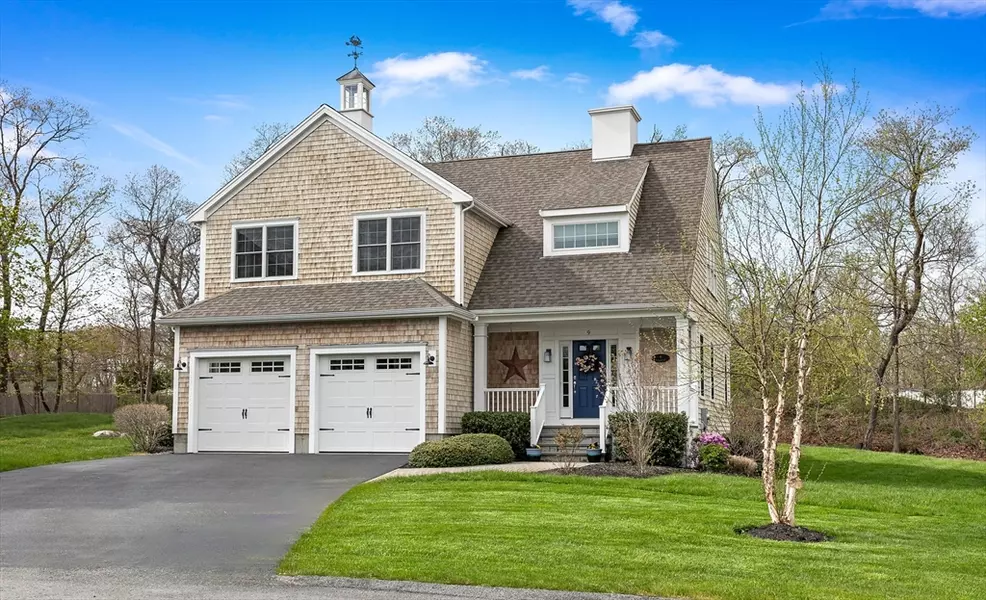 9 Callahan Pl, Hingham, MA 02043