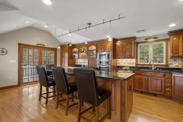 Weston, MA 02493,21 Bakers Hill Rd