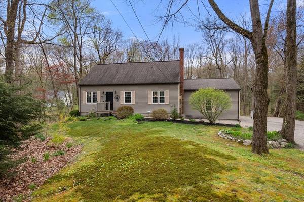 31 Maplecrest, Belchertown, MA 01007