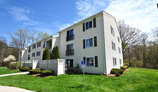 58 Village Brook Ln #23, Natick, MA 01760