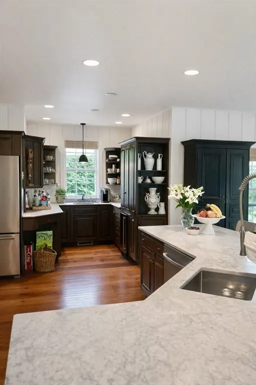 Nantucket, MA 02554,44 Main Street