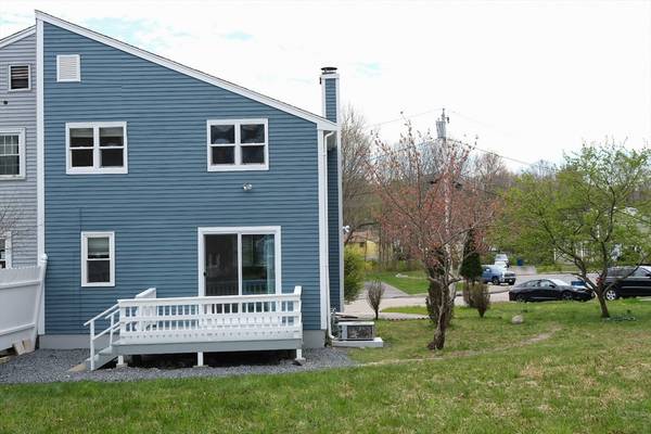 Randolph, MA 02368,15 Nightingale Cir #15