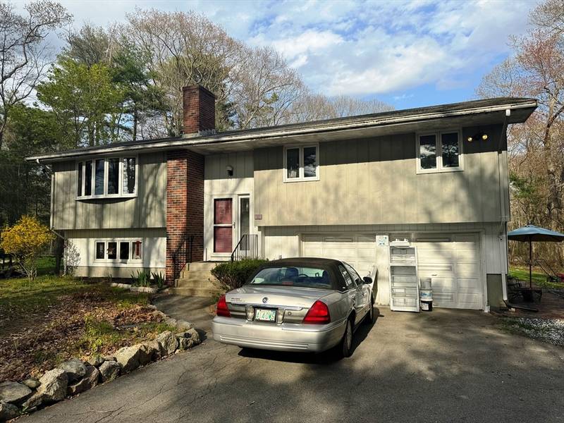 816 Franklin St, Hanson, MA 02341