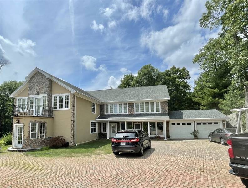 62 Golden Hills Rd, Saugus, MA 01906