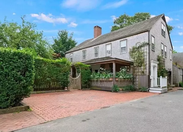 10 Lyon Street, Nantucket, MA 02554