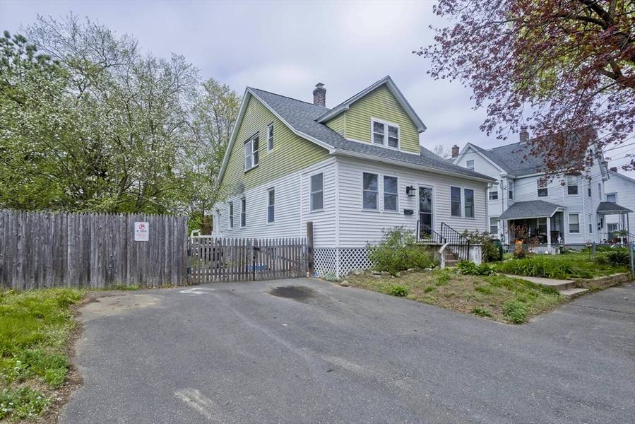 11 Lewis St, Westfield, MA 01085