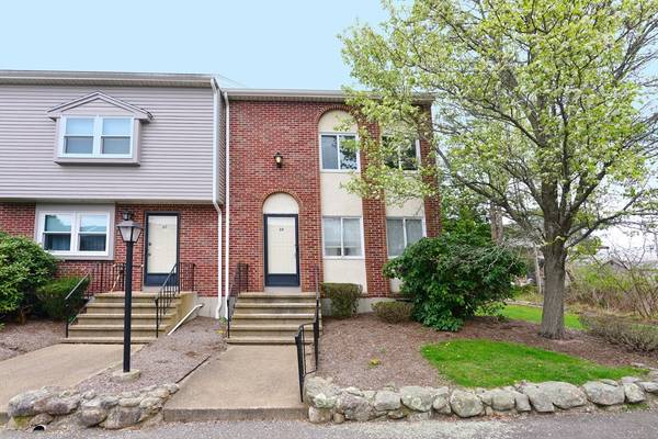 560 Bedford St #G8, Abington, MA 02351