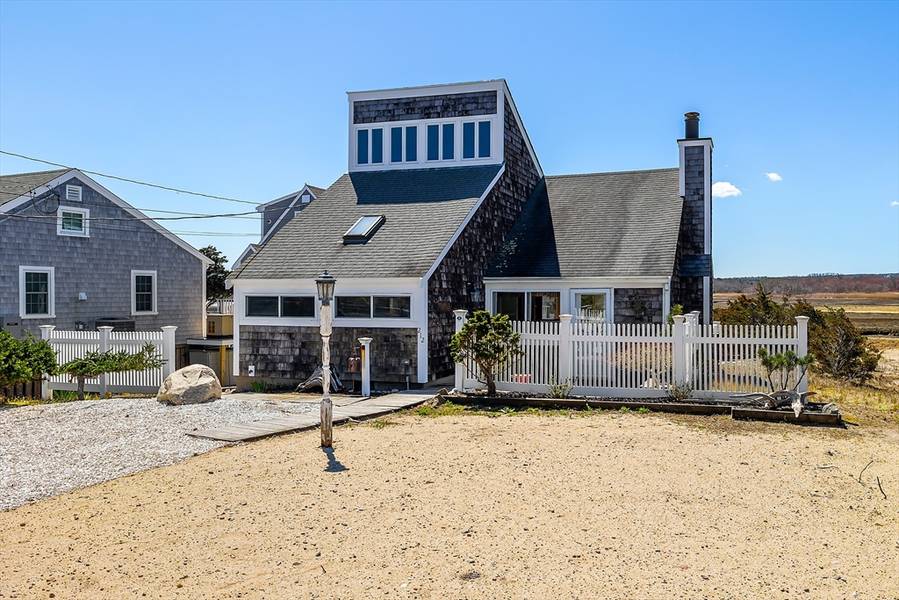 212 N Shore Blvd, Sandwich, MA 02537