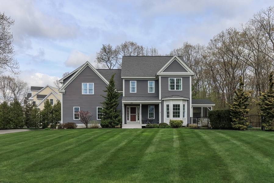 221 Fieldstone Dr, Groton, MA 01450