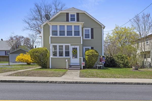 64 Oak St, Uxbridge, MA 01569