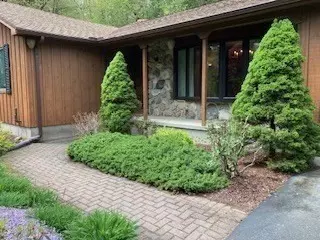 Granby, MA 01033,140 School Street