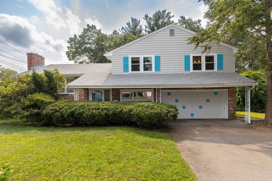 20 Connolly St, Randolph, MA 02368