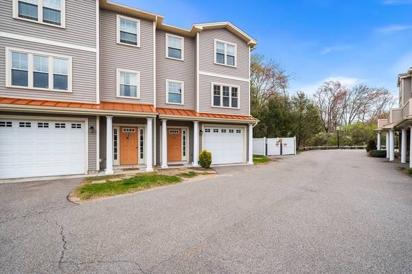 74 West St #4, Attleboro, MA 02703