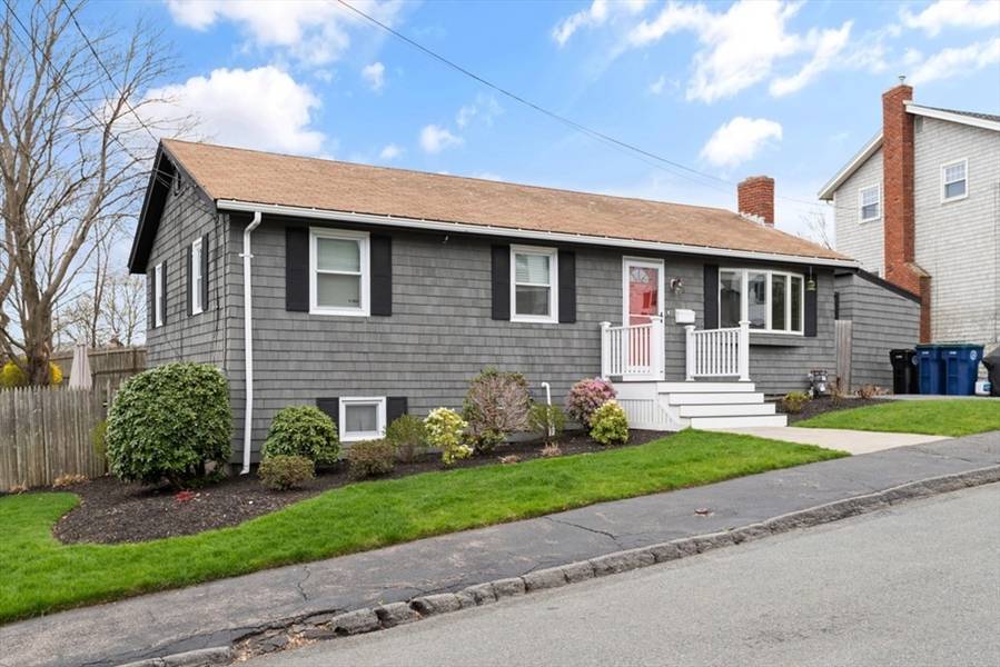 2 Cauldron Ct, Salem, MA 01970