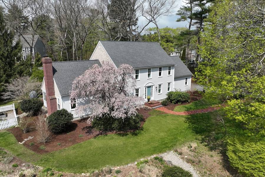 52 Hounds Ditch Ln, Duxbury, MA 02332