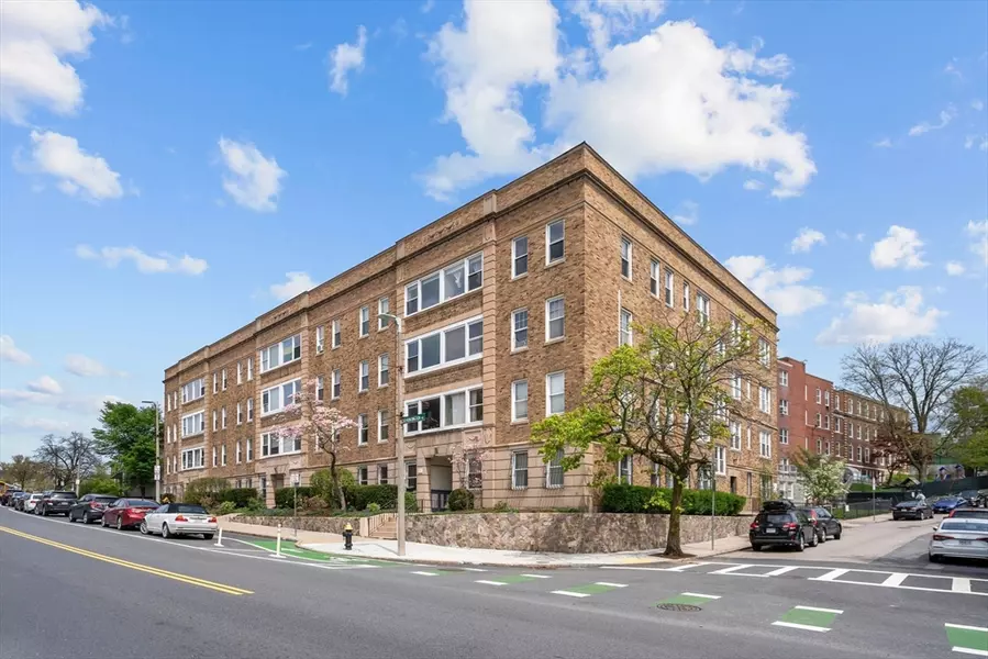 242 S. Huntington Ave #6, Boston, MA 02130