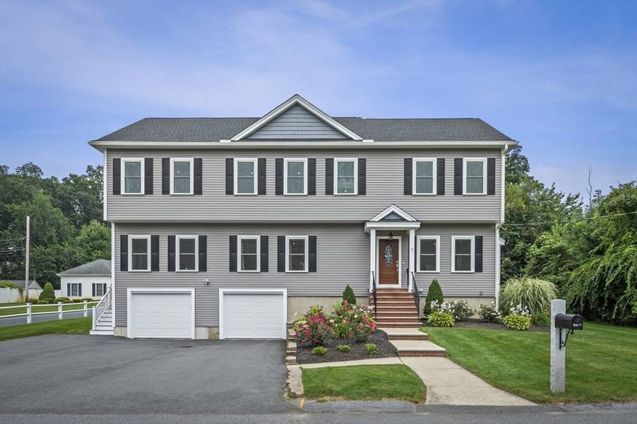 7 Douglas Avenue, Burlington, MA 01803