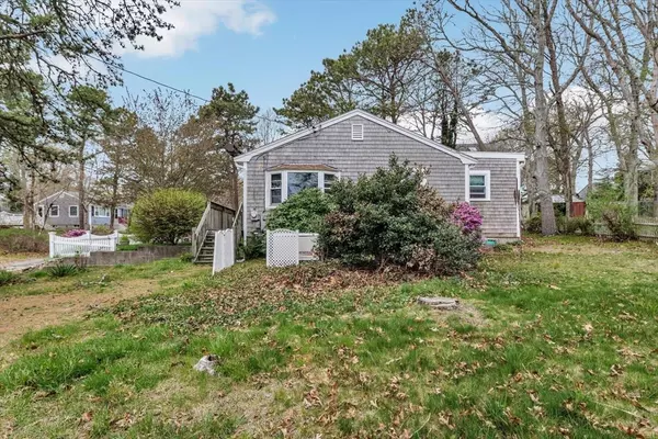 Falmouth, MA 02536,18 Ingleside Dr