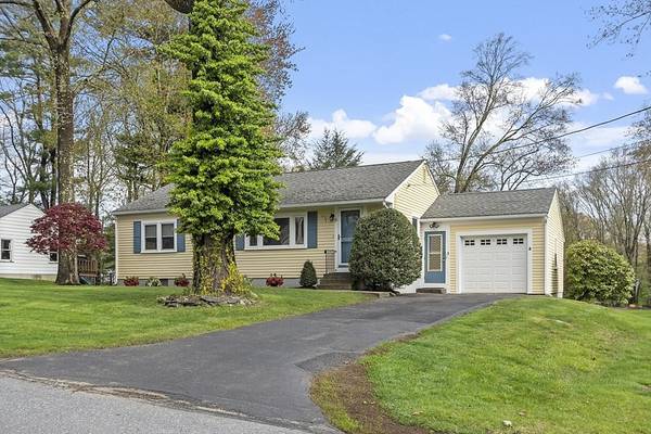 16 Chestnut Hill Rd, Northborough, MA 01532