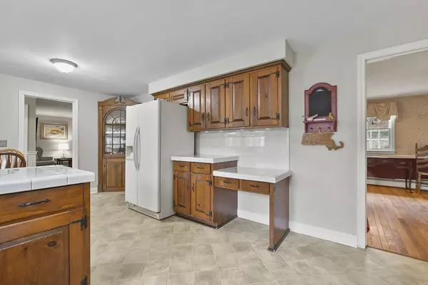 Topsfield, MA 01983,80 Parsonage Lane