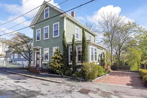 8 Pickett St, Marblehead, MA 01945