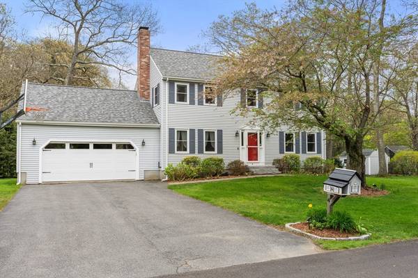 4 Collins Ave, Natick, MA 01760