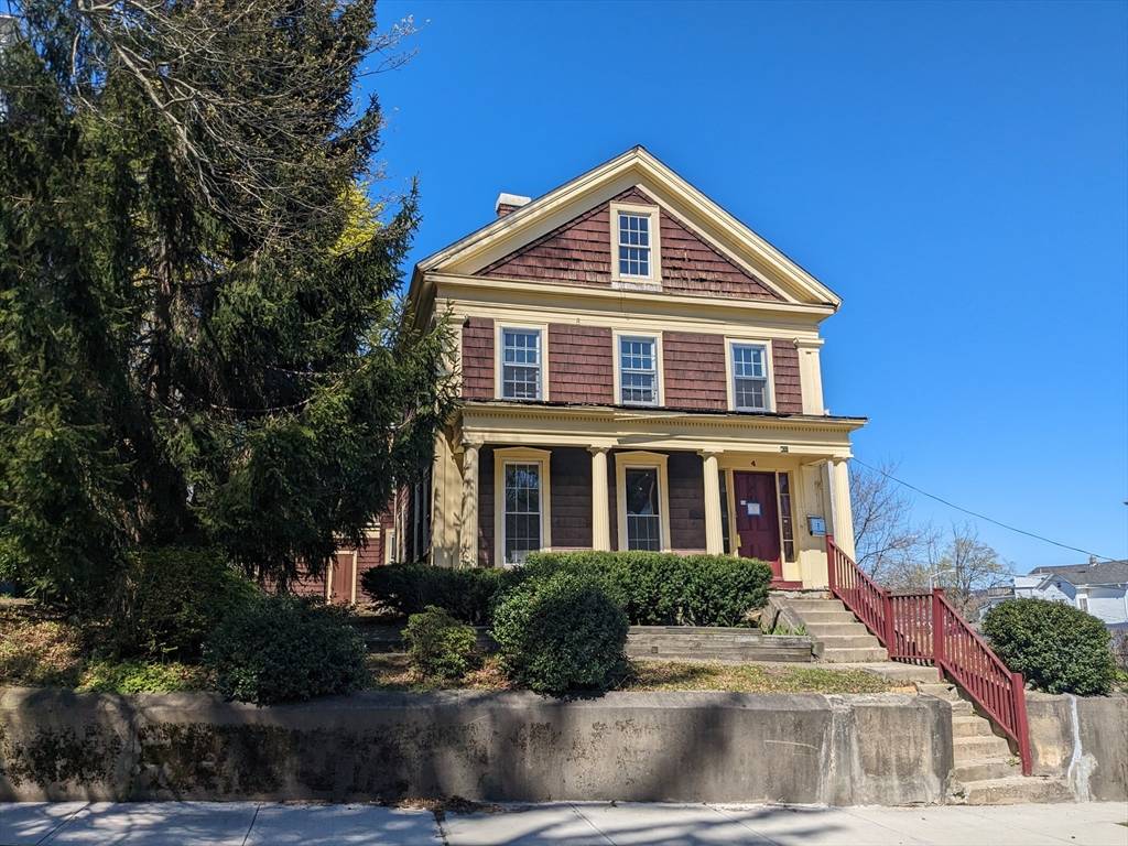 4 Crown Street, Worcester, MA 01609