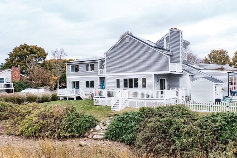 109 Pilot Dr, Somerset, MA 02726