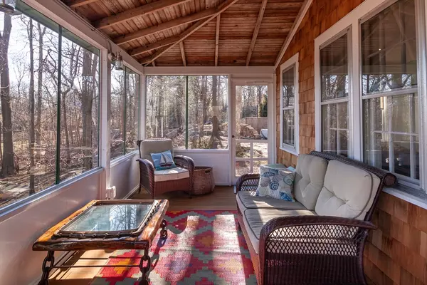 Cohasset, MA 02025,94 Atlantic