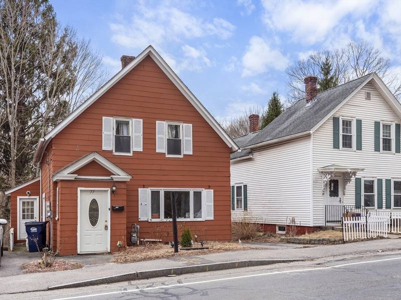 77 W Main St, Millbury, MA 01527