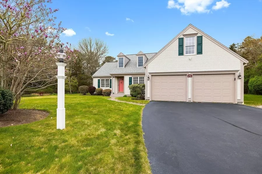 15 Links Ln, Barnstable, MA 02648