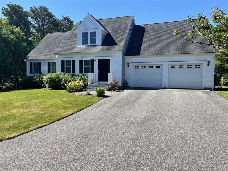 3 Doves Wing Rd, Yarmouth, MA 02664