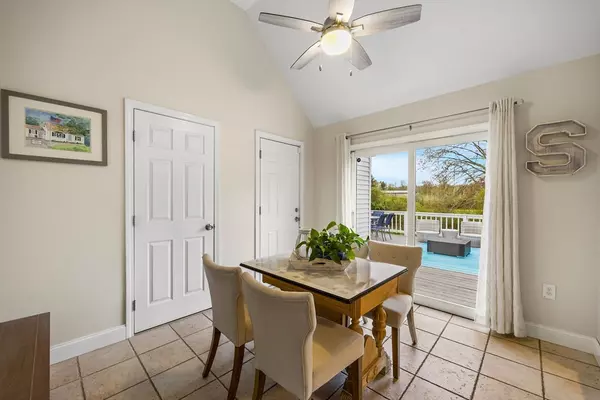 Raynham, MA 02767,23 Warren St W